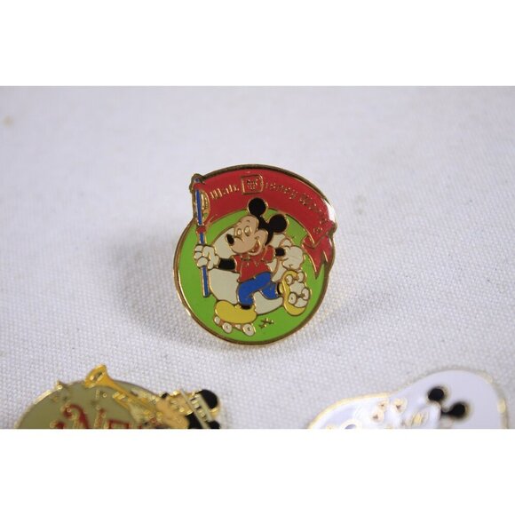 Vintage Taiwan Disney Park pins set of 4, Disney World enamel pins, Mickey - Picture 7 of 10